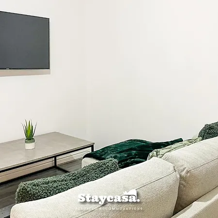 Princess Hideout 5Min To City With Street Parking-2